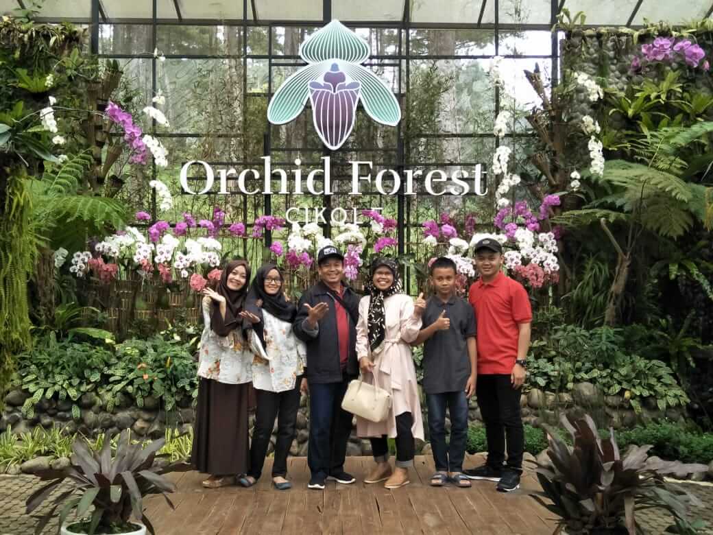 My-family-photo-on-Orchid-forest-4